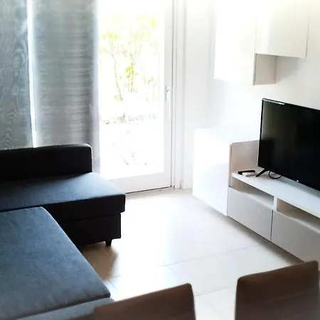 Alessandra Supervacanza House - Semesterbostad *